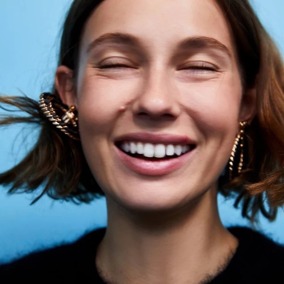 New Chain Hoop Earrings - Picture 3 of 4